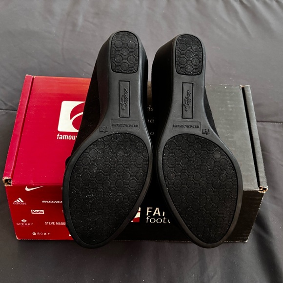 Black suede Wedge heels size 7.5 - Picture 7 of 8